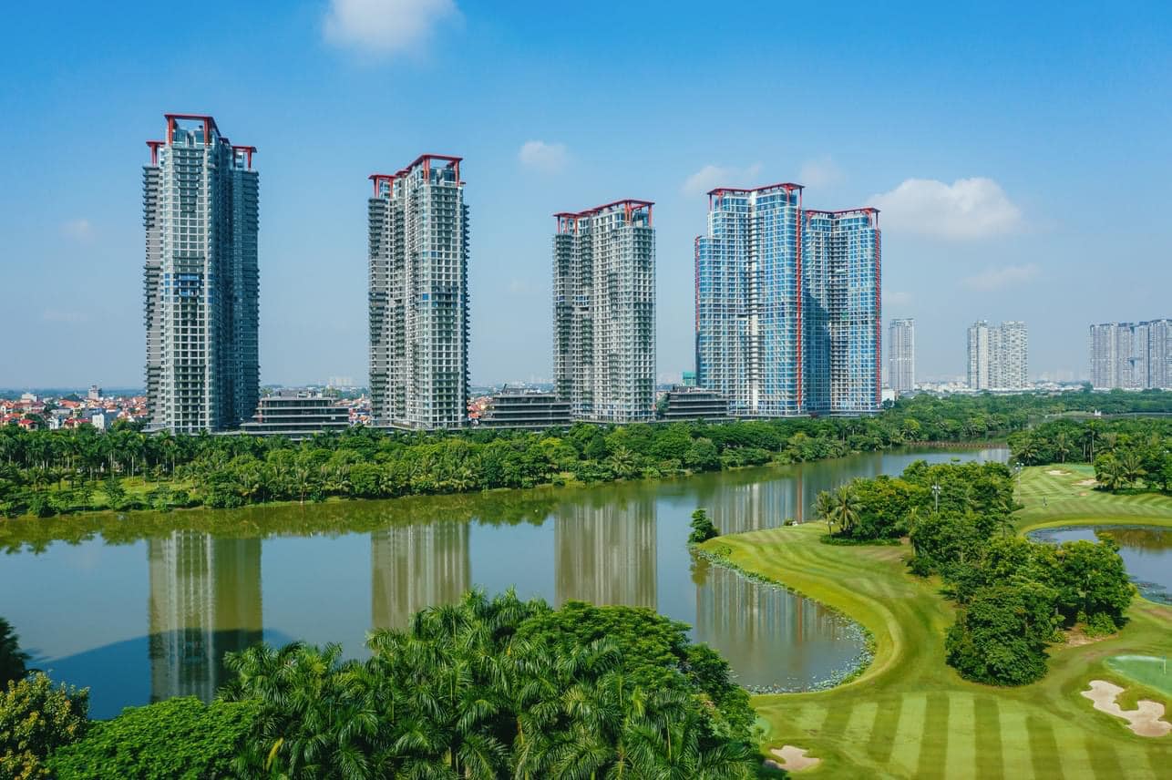 Nghị quyết 21-NQ/TW không tạo ra một “cơn sốt” BĐS mới, mà đặt nền tảng cho một thị trường minh bạch, có dữ liệu và phân hóa mạnh hơn